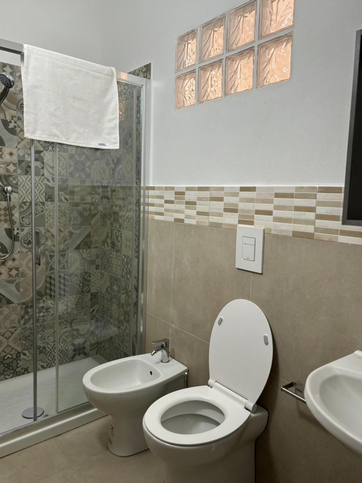 Fiore Apartments Fiorenzuola dʼArda Dış mekan fotoğraf
